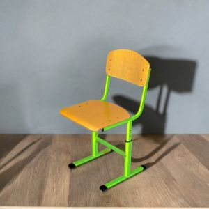 Scaun școlar ergonomic cu structură ovală și reglaj pe înălțime